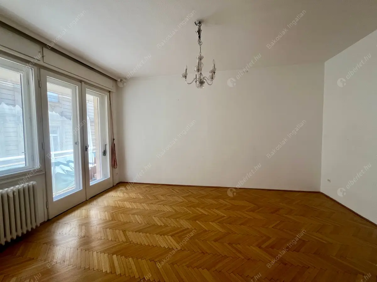 Kiadó albérlet 295000 Ft/hó áron: Budapest, V. kerület  Párizsi utca. Mérete: 60 nm, 2 szobás | Alberlet.hu - 6264511