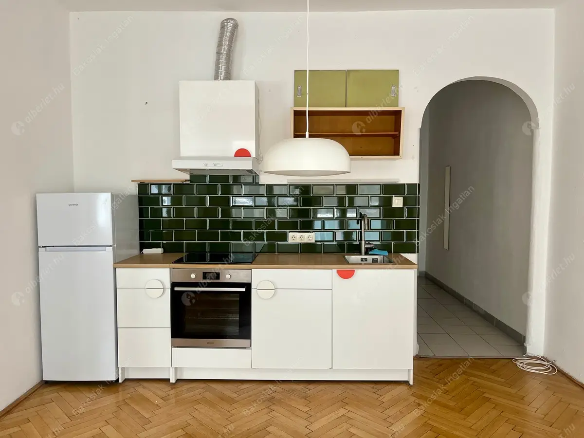 Kiadó albérlet 295000 Ft/hó áron: Budapest, V. kerület  Párizsi utca. Mérete: 60 nm, 2 szobás | Alberlet.hu - 6264512