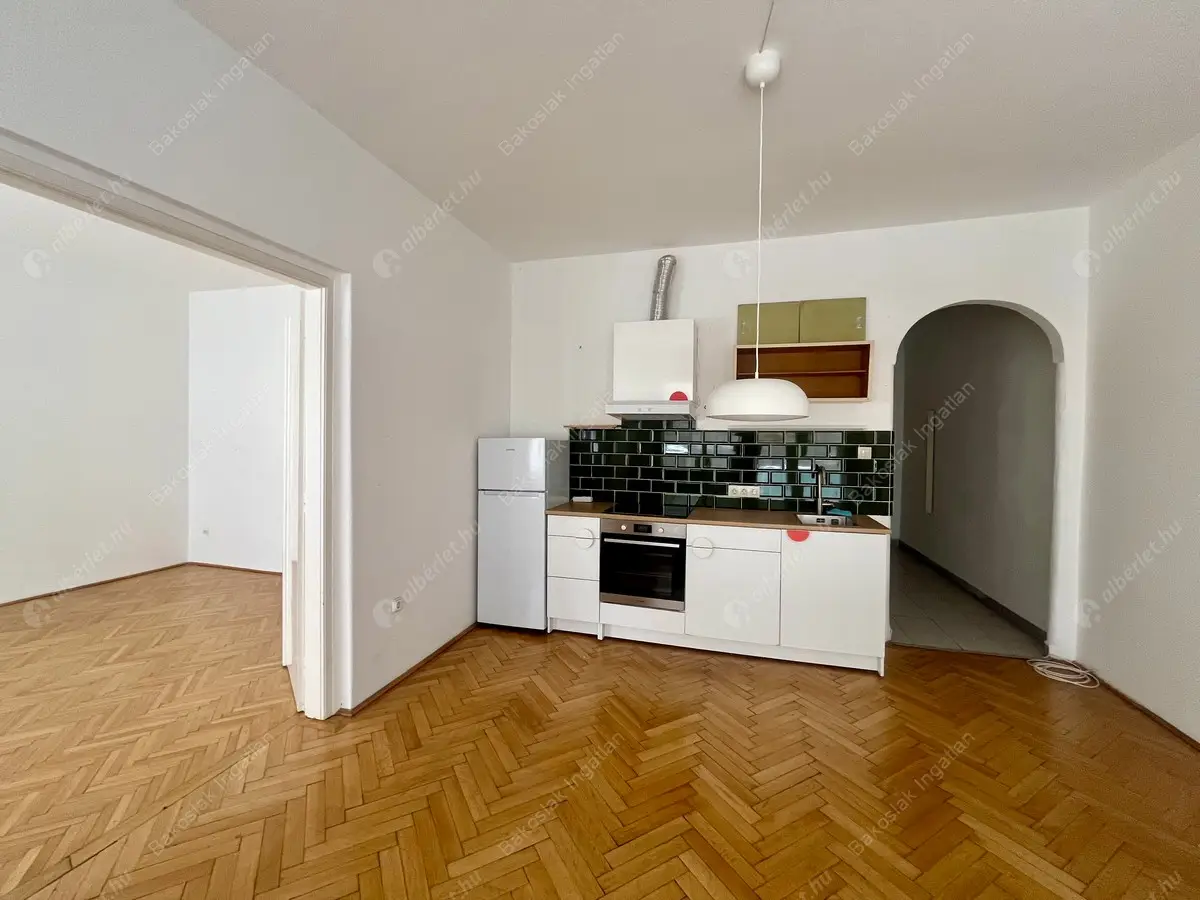 Kiadó albérlet 295000 Ft/hó áron: Budapest, V. kerület  Párizsi utca. Mérete: 60 nm, 2 szobás | Alberlet.hu - 6264513