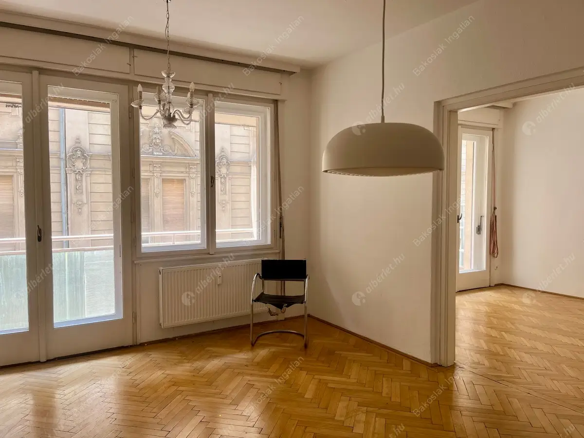 Kiadó albérlet 295000 Ft/hó áron: Budapest, V. kerület  Párizsi utca. Mérete: 60 nm, 2 szobás | Alberlet.hu - 6264515