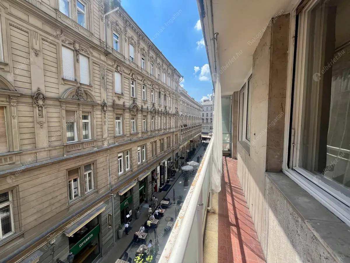 Kiadó albérlet 295000 Ft/hó áron: Budapest, V. kerület  Párizsi utca. Mérete: 60 nm, 2 szobás | Alberlet.hu - 6264517