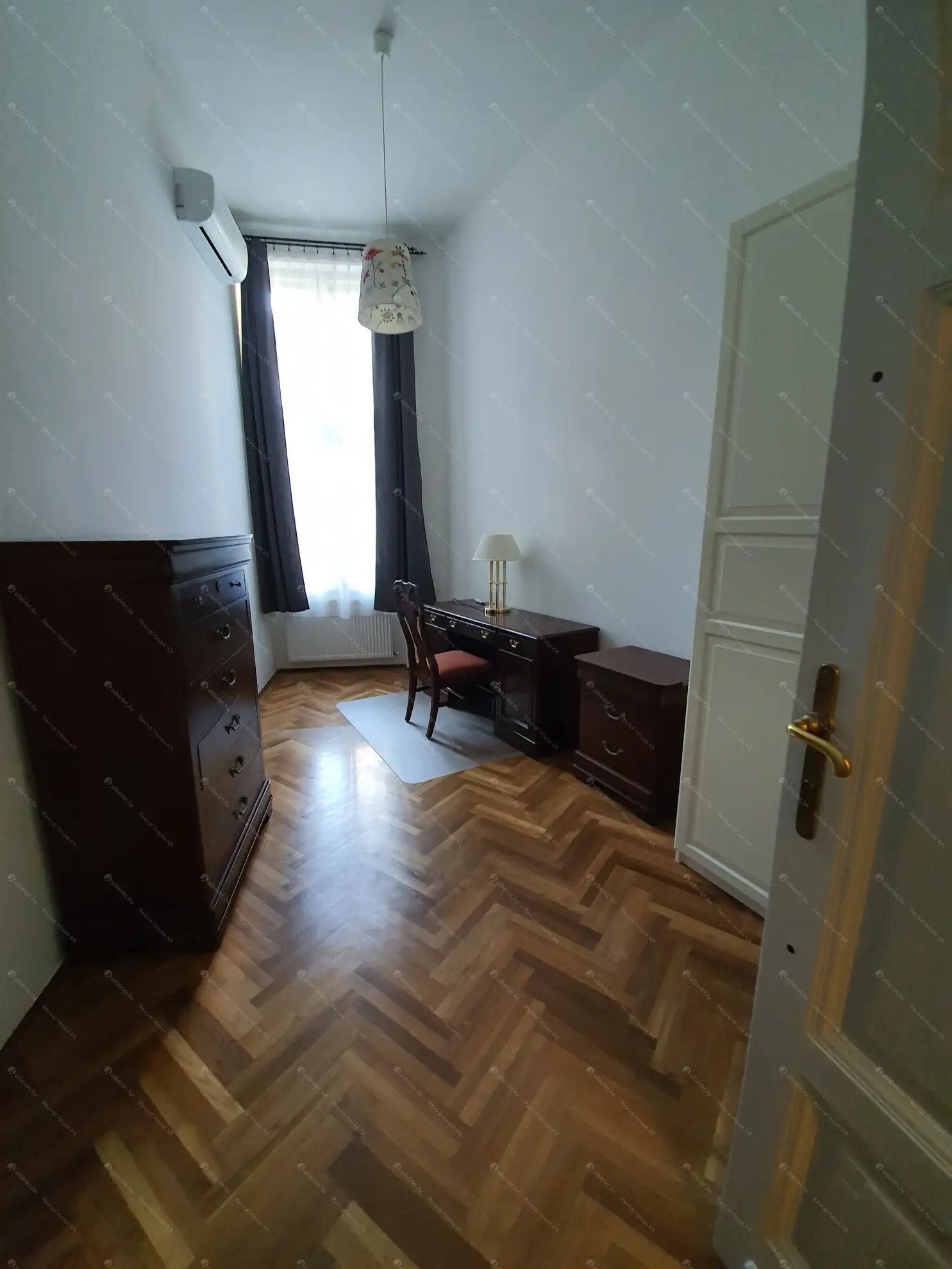 Kiadó albérlet 1544000 Ft/hó áron: Budapest, V. kerület  Perczel Mór utca. Mérete: 202 nm, 6 szobás | Alberlet.hu - 6626157