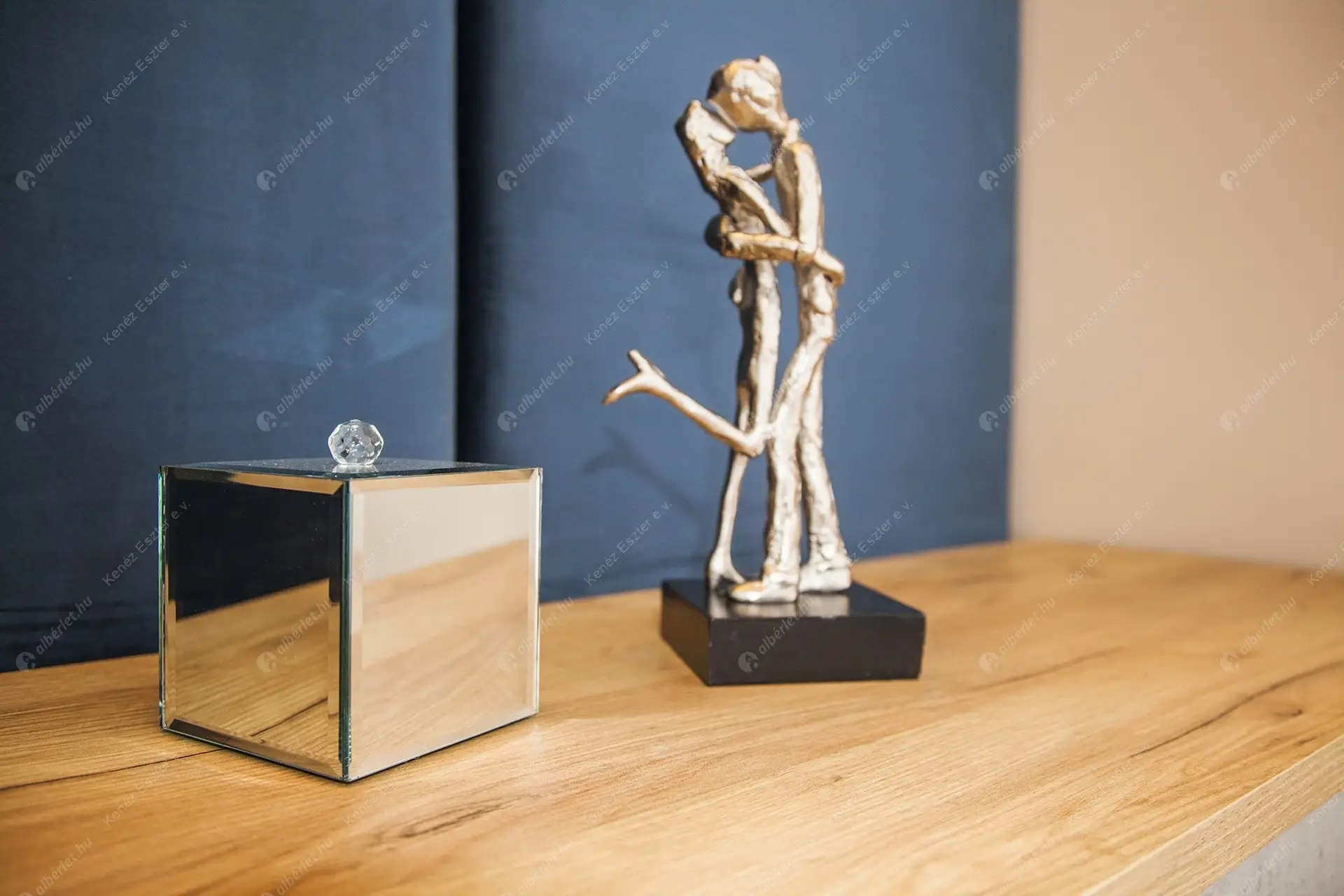 Kiadó albérlet 990000 Ft/hó áron: Budapest, V. kerület  Petőfi Sándor utca. Mérete: 127 nm, 3 szobás | Alberlet.hu - 6374946