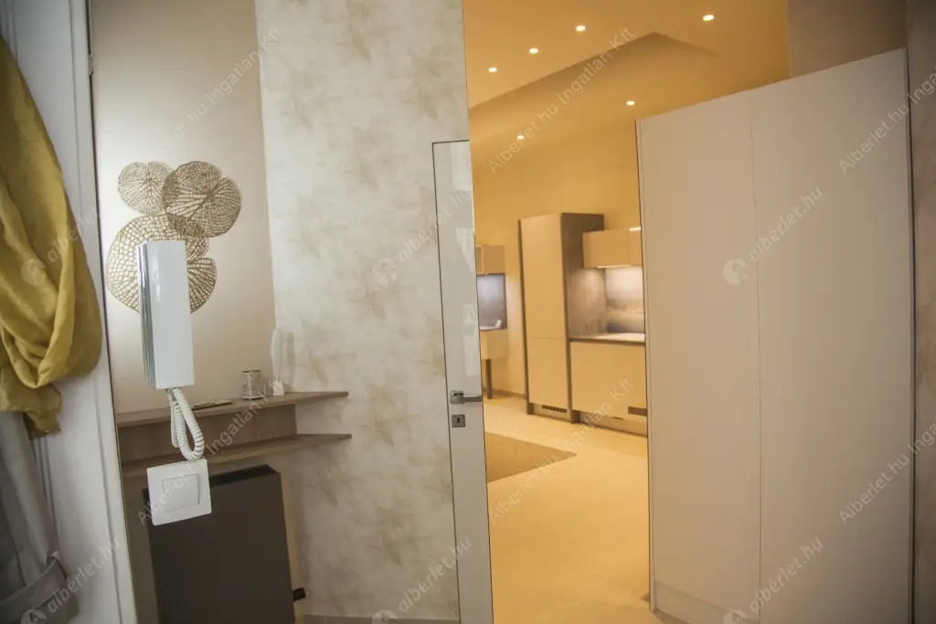 Kiadó albérlet 950000 Ft/hó áron: Budapest, V. kerület  Petőfi Sándor utca. Mérete: 127 nm, 3 szobás | Alberlet.hu - 6517666