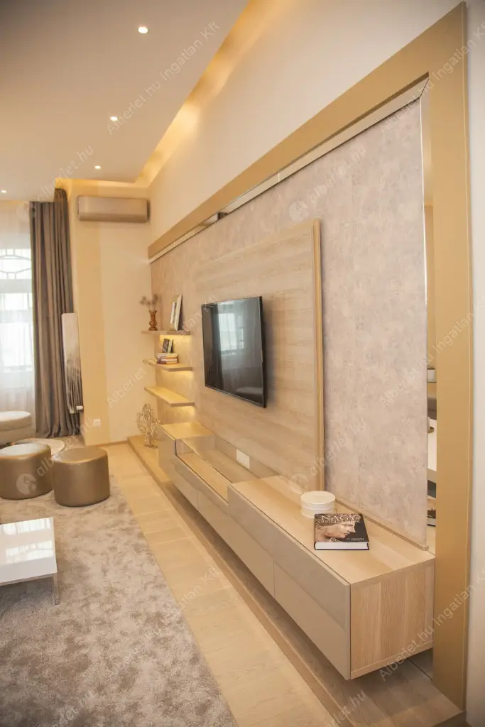 Kiadó albérlet 950000 Ft/hó áron: Budapest, V. kerület  Petőfi Sándor utca. Mérete: 127 nm, 3 szobás | Alberlet.hu - 6517674