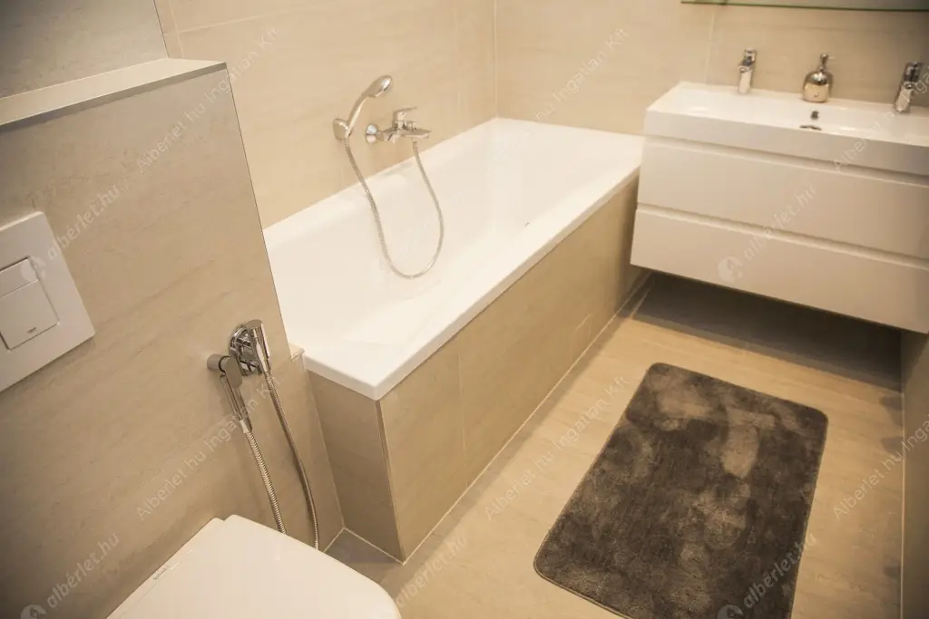 Kiadó albérlet 950000 Ft/hó áron: Budapest, V. kerület  Petőfi Sándor utca. Mérete: 127 nm, 3 szobás | Alberlet.hu - 6617652