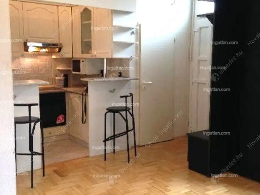 Kiadó albérlet 210000 Ft/hó áron: Budapest, V. kerület  Petőfi Sándor utca. Mérete: 32 nm, 1 szobás | Alberlet.hu - 6575426
