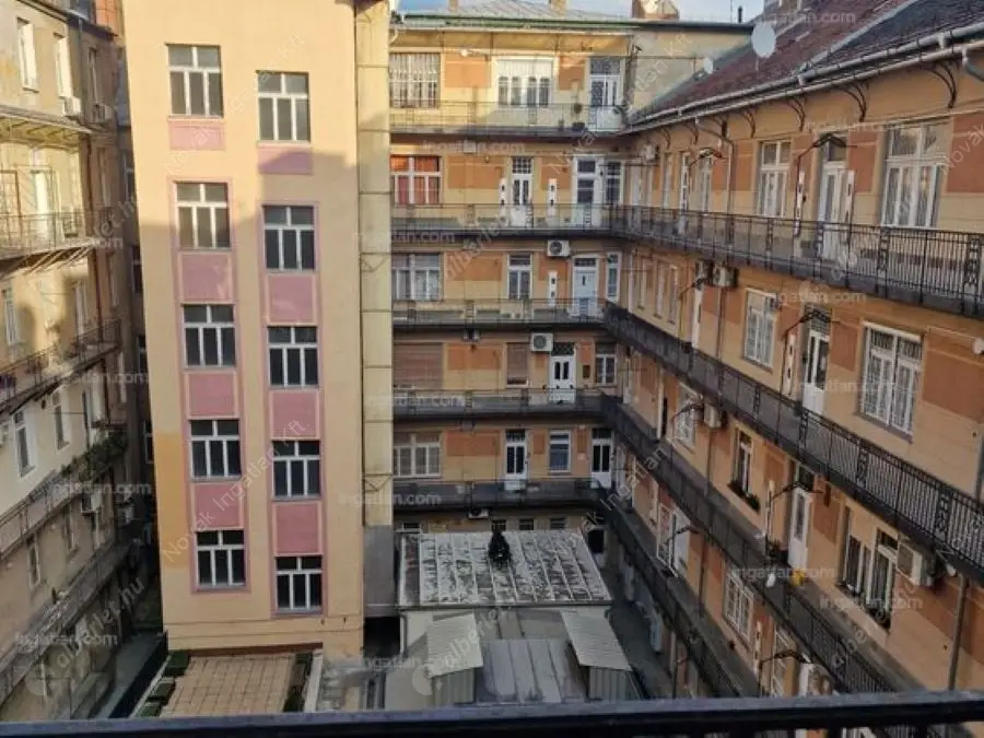 Kiadó albérlet 210000 Ft/hó áron: Budapest, V. kerület  Petőfi Sándor utca. Mérete: 32 nm, 1 szobás | Alberlet.hu - 6575441