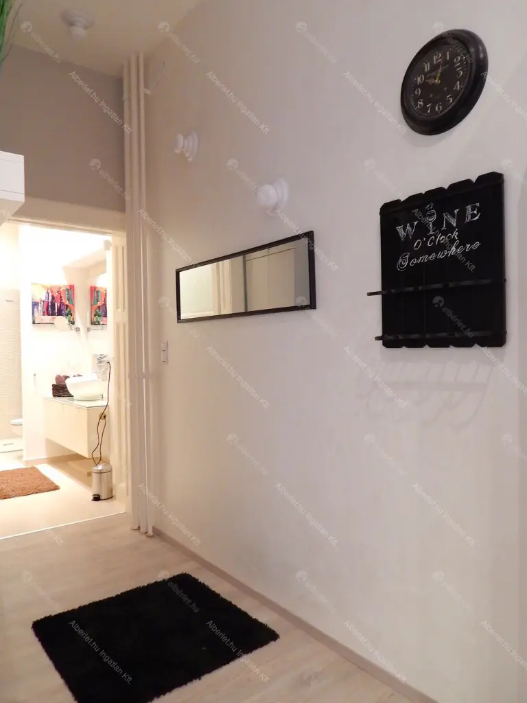 Kiadó albérlet 338000 Ft/hó áron: Budapest, V. kerület  Petőfi Sándor utca. Mérete: 45 nm, 2 szobás | Alberlet.hu - 6682619