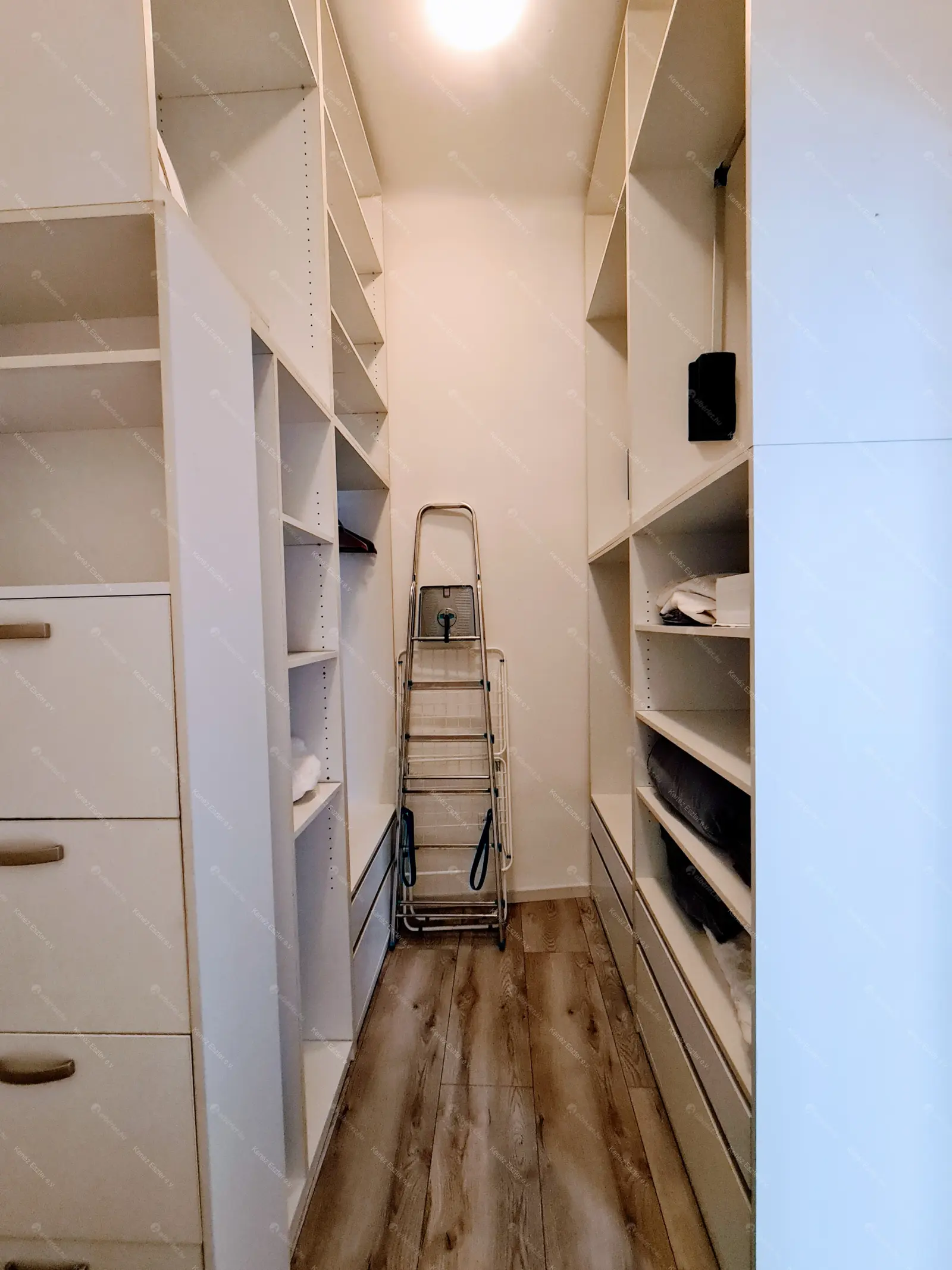 Kiadó albérlet 320000 Ft/hó áron: Budapest, V. kerület  Petőfi Sándor utca. Mérete: 60 nm, 2 szobás | Alberlet.hu - 6707317