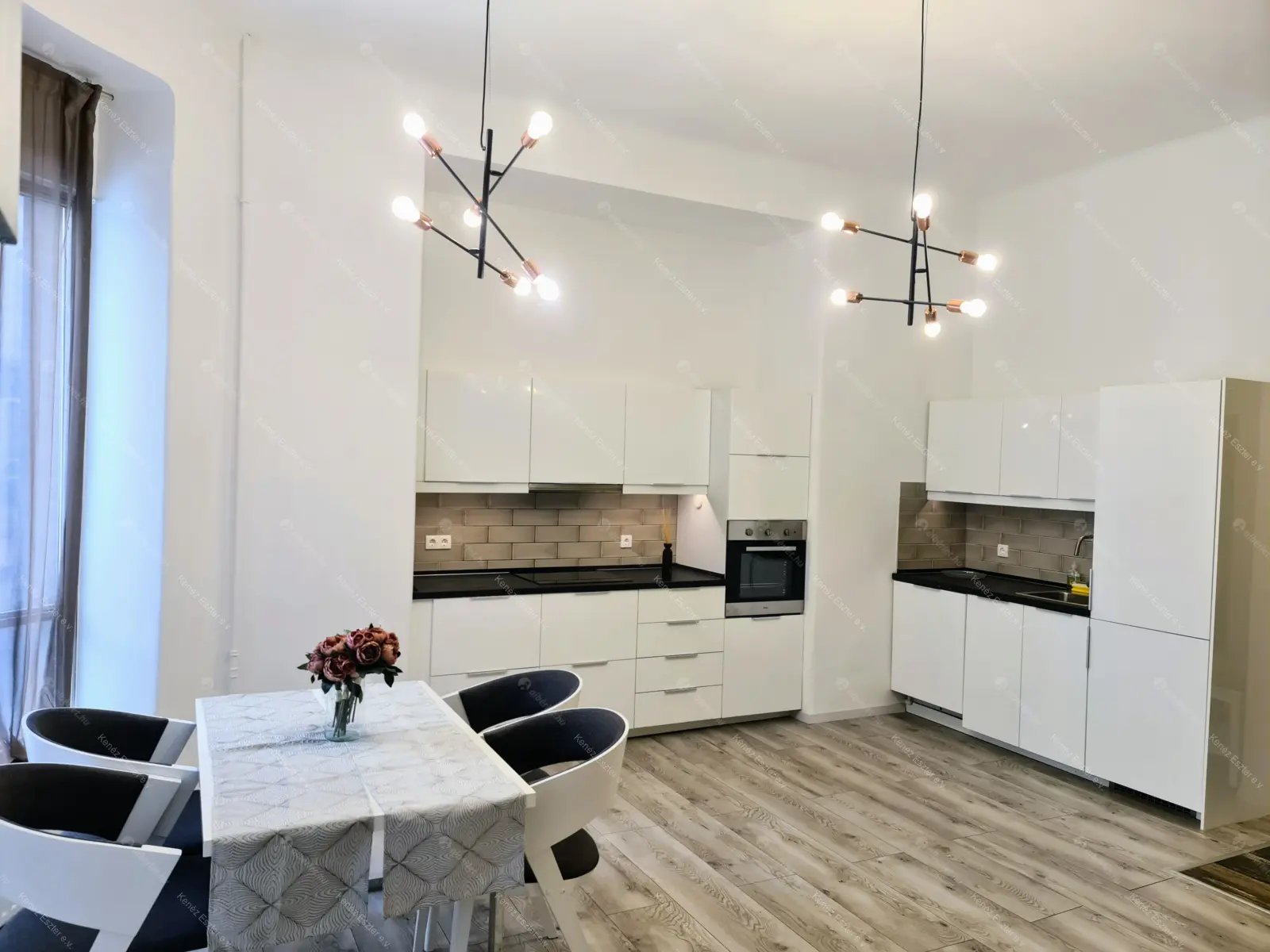 Kiadó albérlet 320000 Ft/hó áron: Budapest, V. kerület  Petőfi Sándor utca. Mérete: 60 nm, 2 szobás | Alberlet.hu - 6707331