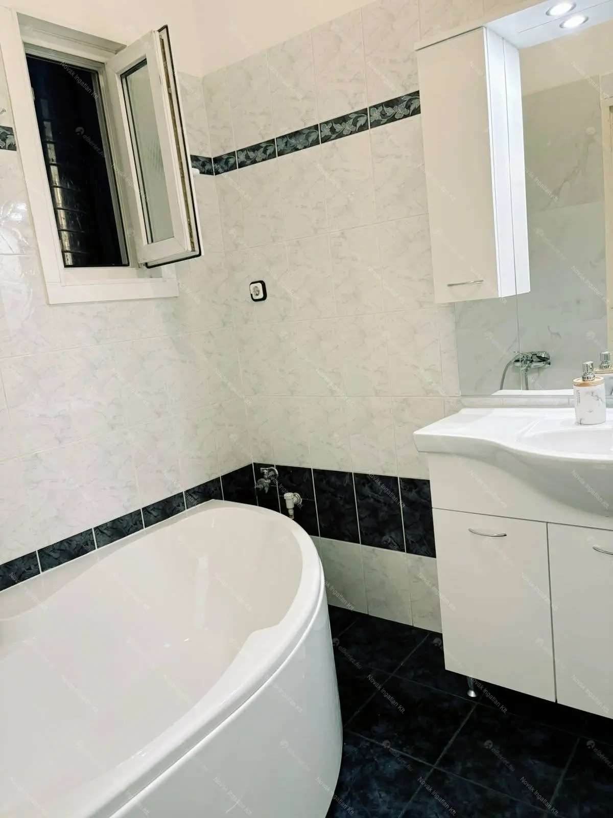 Kiadó albérlet 340000 Ft/hó áron: Budapest, V. kerület  Petőfi Sándor utca. Mérete: 67 nm, 2 szobás | Alberlet.hu - 6696536