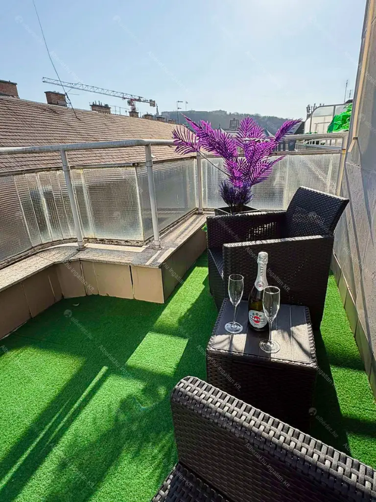 Kiadó albérlet 340000 Ft/hó áron: Budapest, V. kerület  Petőfi Sándor utca. Mérete: 67 nm, 2 szobás | Alberlet.hu - 6699102