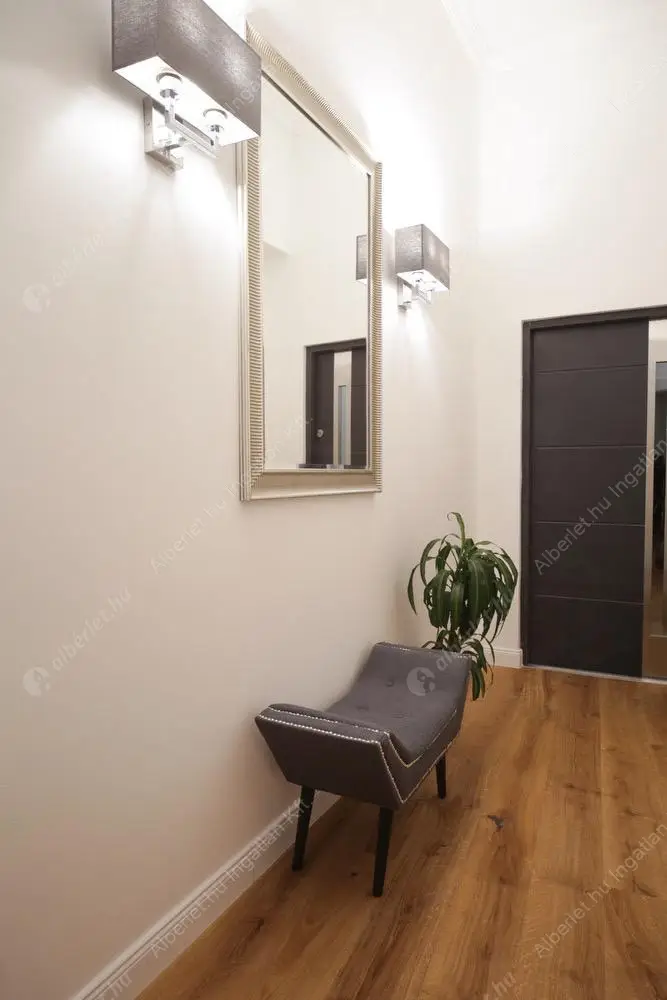 Kiadó albérlet 960000 Ft/hó áron: Budapest, V. kerület  Petőfi Sándor utca. Mérete: 85 nm, 3 szobás | Alberlet.hu - 6518389