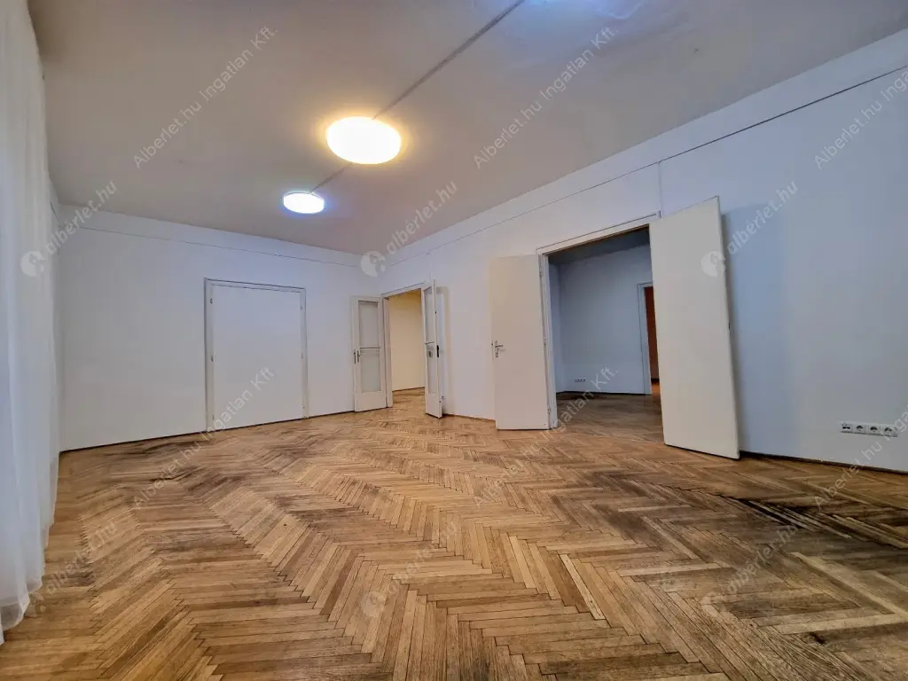 Kiadó albérlet 590000 Ft/hó áron: Budapest, V. kerület  Petőfi tér. Mérete: 113 nm, 3 szobás | Alberlet.hu - 6581906