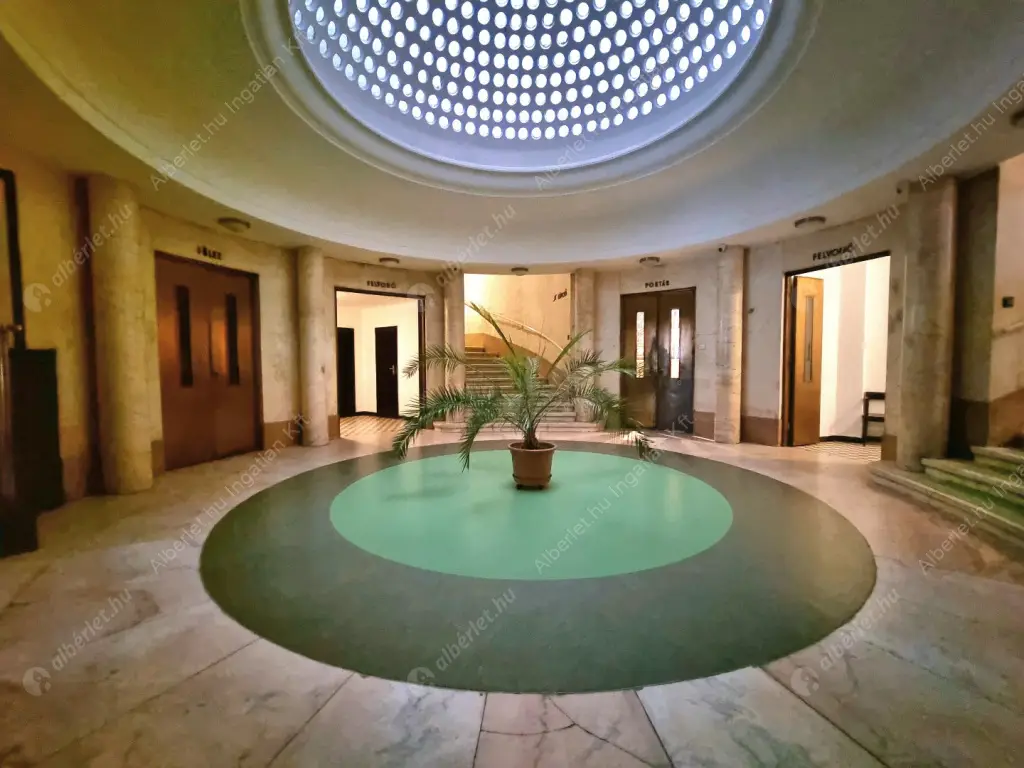 Kiadó albérlet 519000 Ft/hó áron: Budapest, V. kerület  Petőfi tér. Mérete: 113 nm, 3 szobás | Alberlet.hu - 6615133