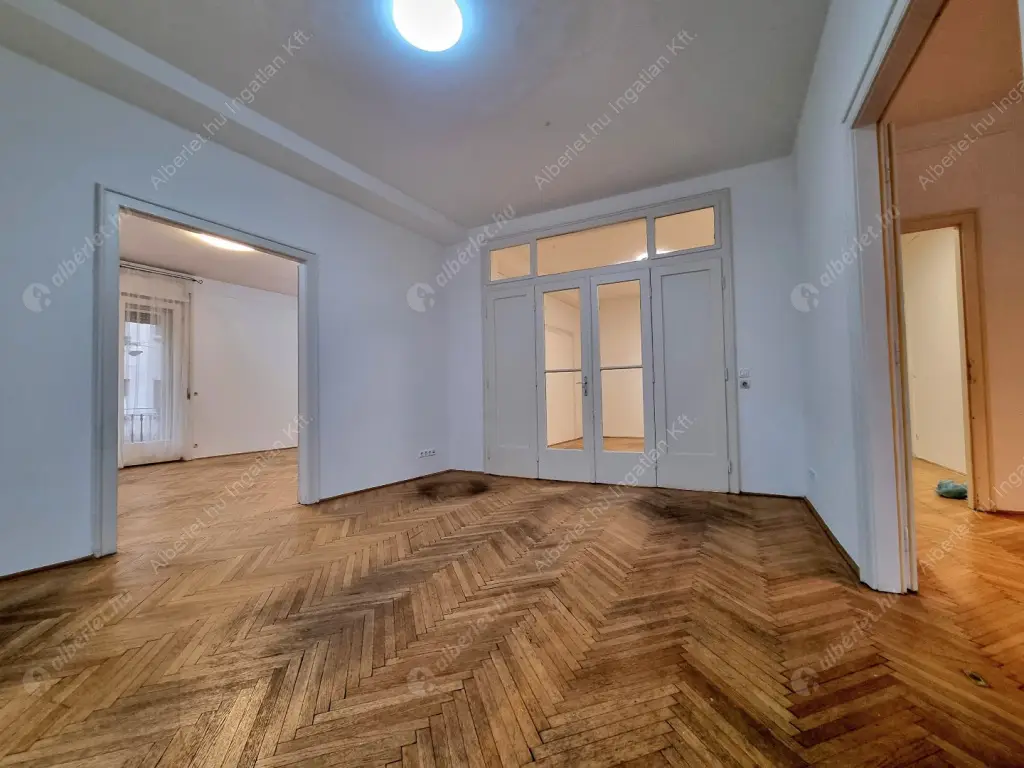 Kiadó albérlet 519000 Ft/hó áron: Budapest, V. kerület  Petőfi tér. Mérete: 113 nm, 3 szobás | Alberlet.hu - 6615145