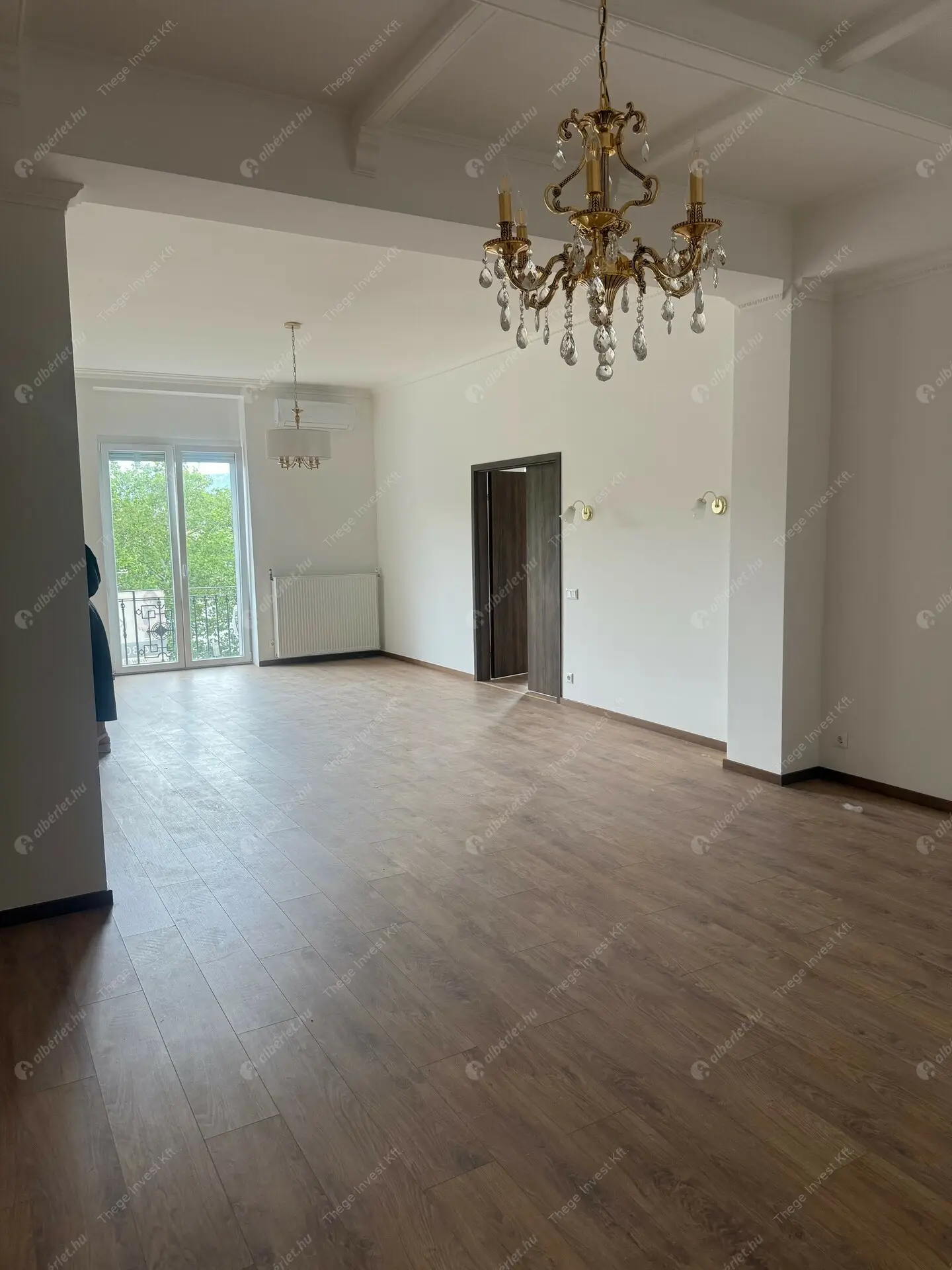 Kiadó albérlet 1600000 Ft/hó áron: Budapest, V. kerület  Petőfi tér. Mérete: 153 nm, 4 szobás | Alberlet.hu - 6498317