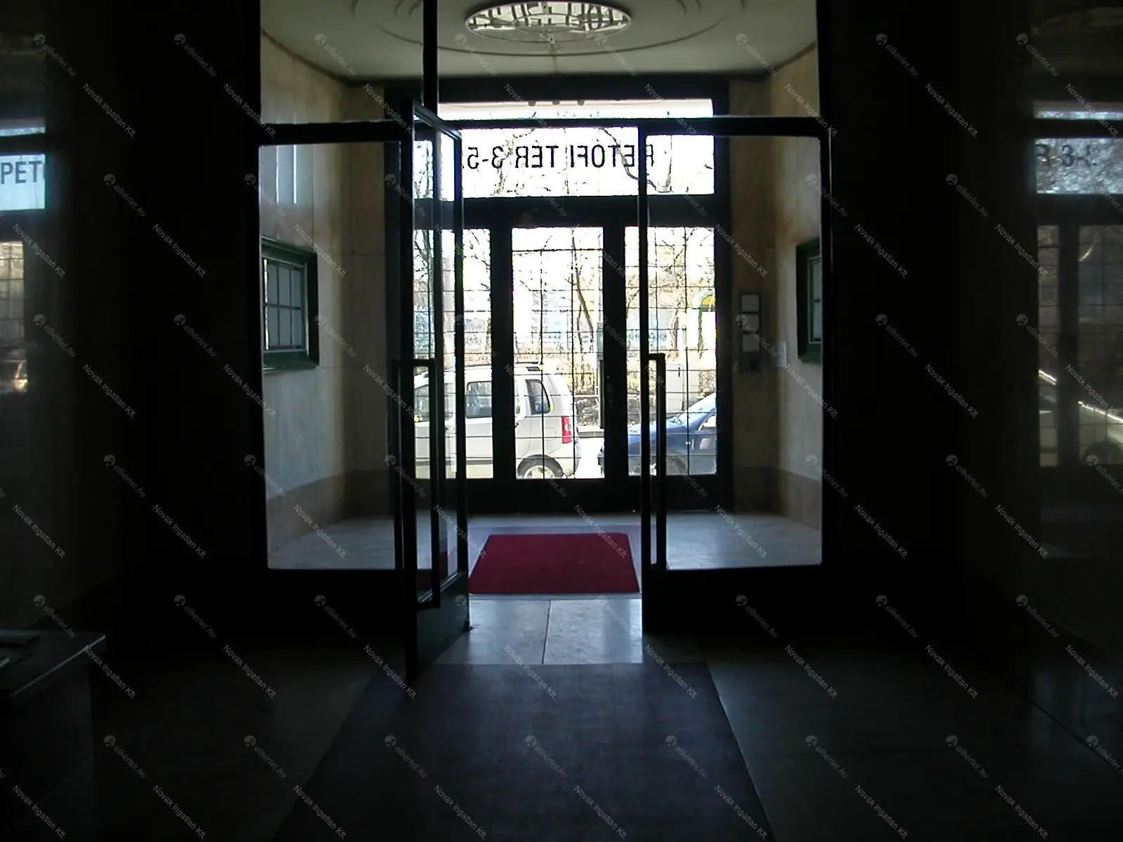 Kiadó albérlet 350000 Ft/hó áron: Budapest, V. kerület  Petőfi tér. Mérete: 32 nm, 2 szobás | Alberlet.hu - 6709870