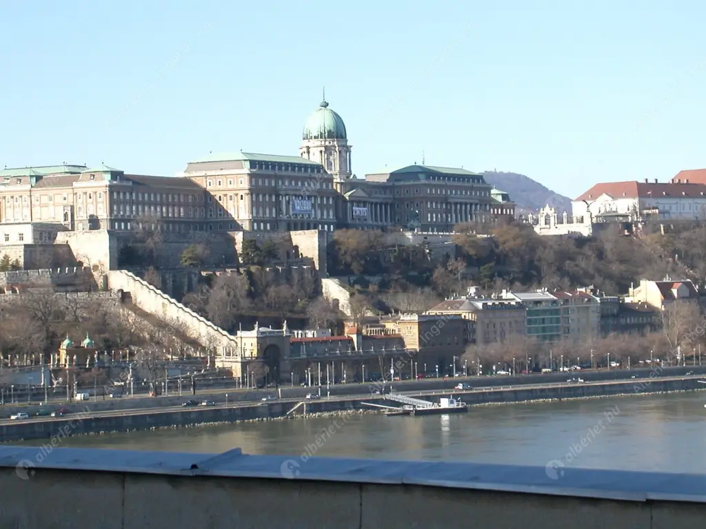 Kiadó albérlet 400000 Ft/hó áron: Budapest, V. kerület  Petőfi tér. Mérete: 52 nm, 2 szobás | Alberlet.hu - 6631105
