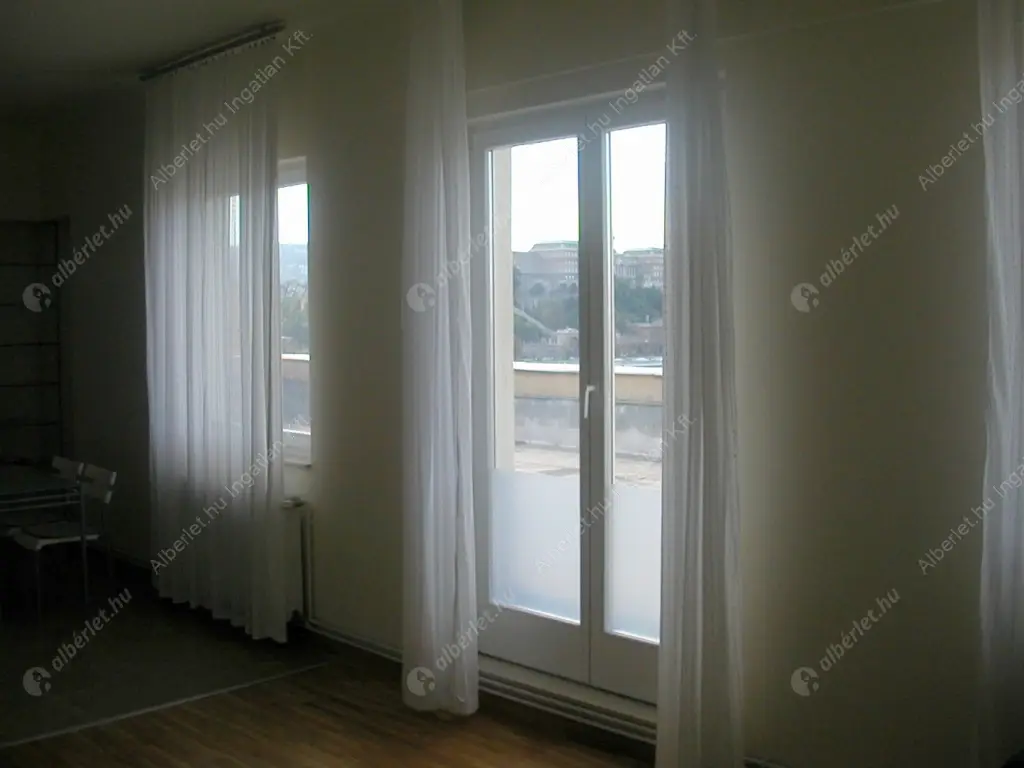Kiadó albérlet 400000 Ft/hó áron: Budapest, V. kerület  Petőfi tér. Mérete: 52 nm, 2 szobás | Alberlet.hu - 6631113