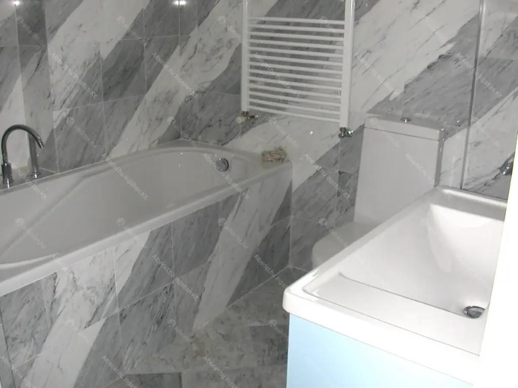 Kiadó albérlet 350000 Ft/hó áron: Budapest, V. kerület  Petőfi tér. Mérete: 52 nm, 2 szobás | Alberlet.hu - 6698627