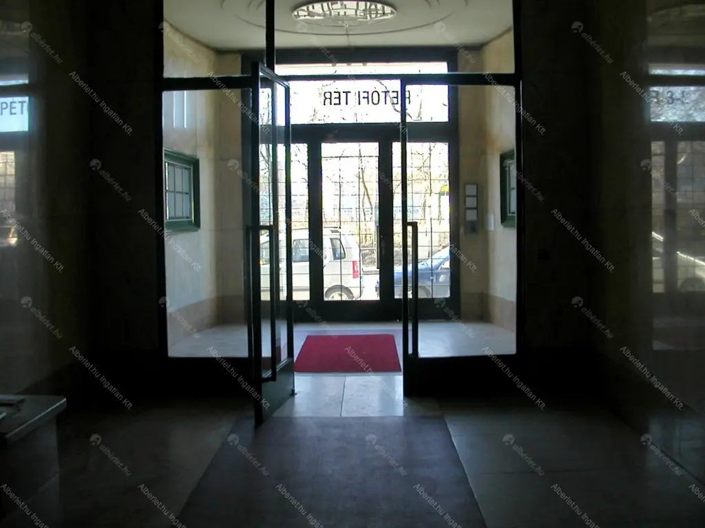 Kiadó albérlet 350000 Ft/hó áron: Budapest, V. kerület  Petőfi tér. Mérete: 52 nm, 2 szobás | Alberlet.hu - 6698629