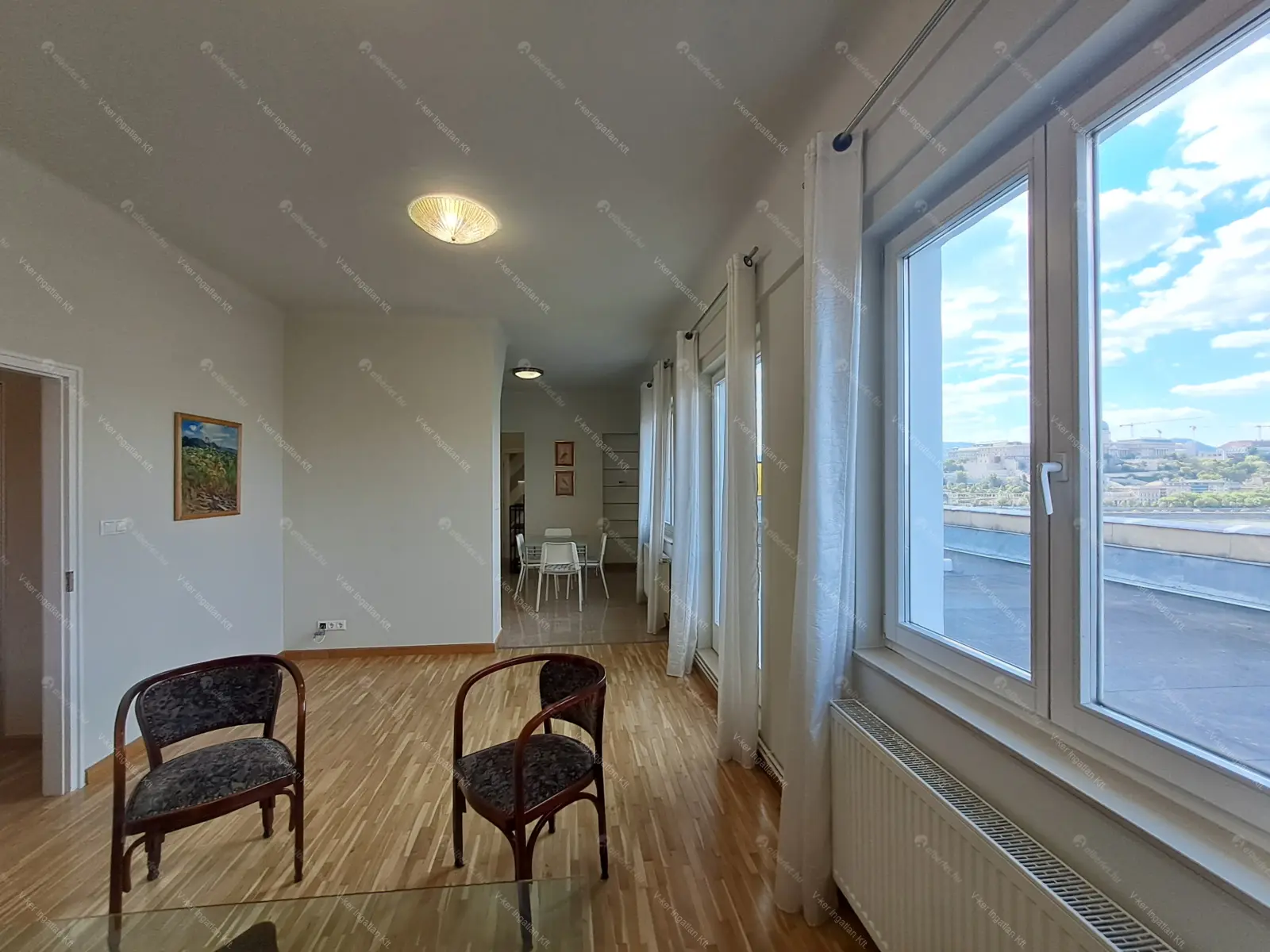 Kiadó albérlet 350000 Ft/hó áron: Budapest, V. kerület  Petőfi tér. Mérete: 52 nm, 2 szobás | Alberlet.hu - 6705137