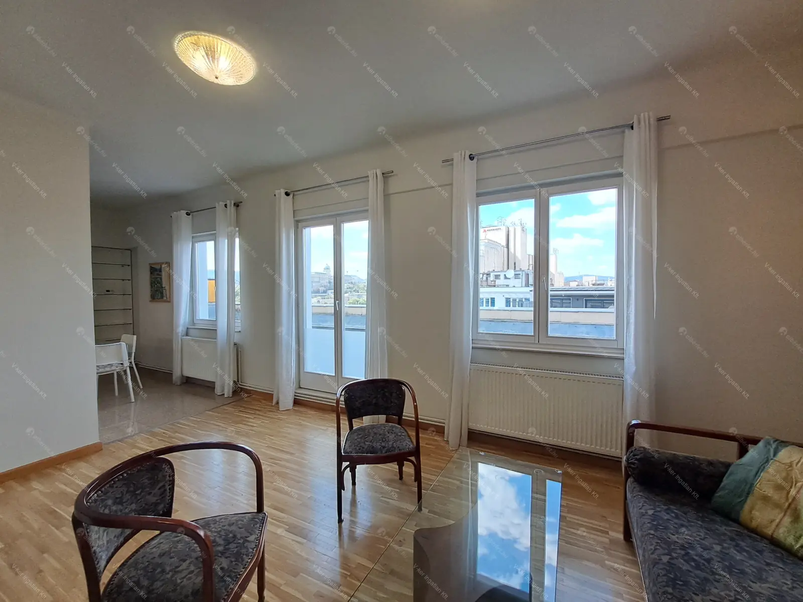 Kiadó albérlet 350000 Ft/hó áron: Budapest, V. kerület  Petőfi tér. Mérete: 52 nm, 2 szobás | Alberlet.hu - 6705138