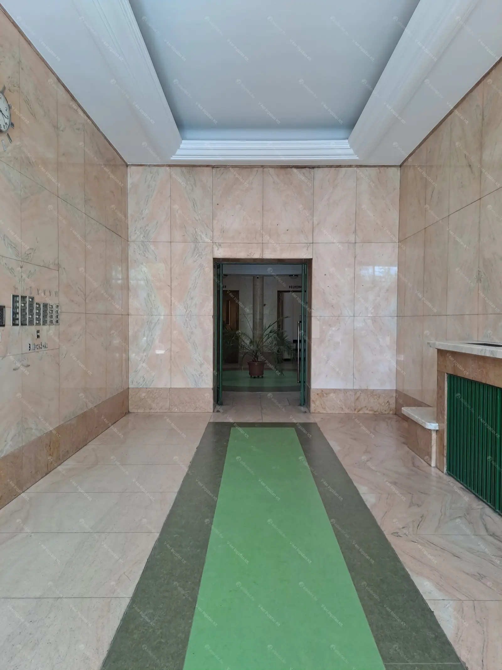 Kiadó albérlet 350000 Ft/hó áron: Budapest, V. kerület  Petőfi tér. Mérete: 52 nm, 2 szobás | Alberlet.hu - 6705150