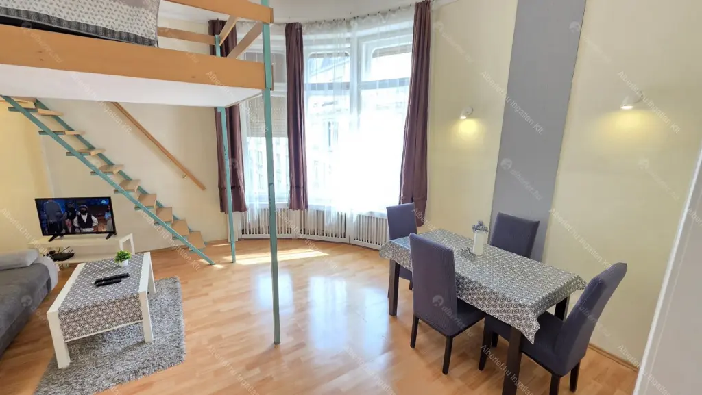 Kiadó albérlet 230000 Ft/hó áron: Budapest, V. kerület  Pilvax köz. Mérete: 45 nm, 2 szobás | Alberlet.hu - 6703779