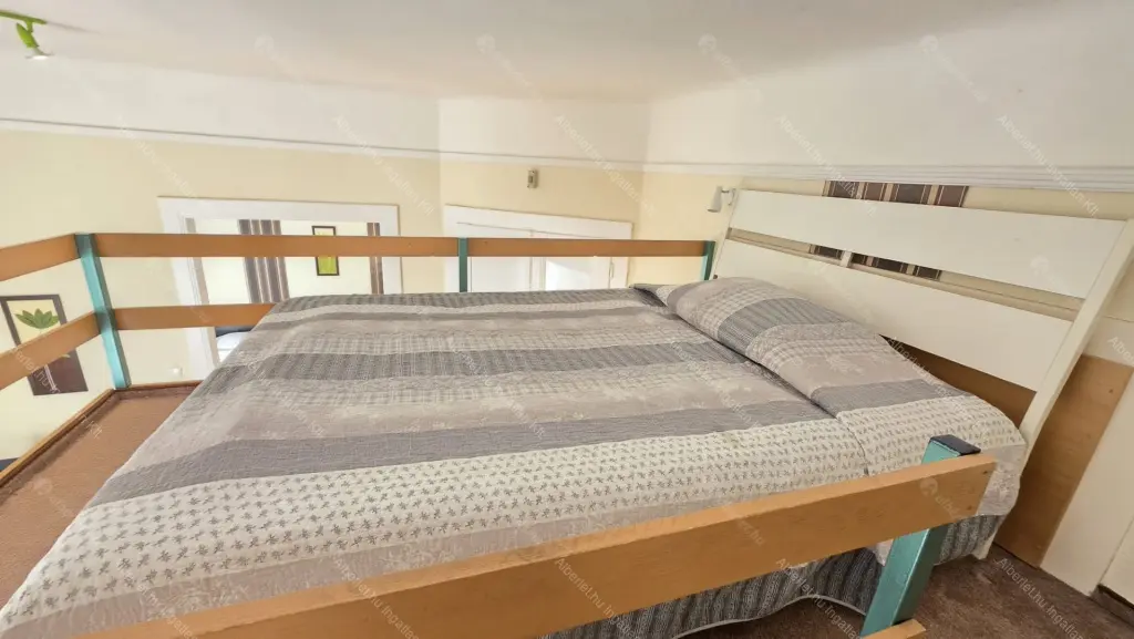 Kiadó albérlet 230000 Ft/hó áron: Budapest, V. kerület  Pilvax köz. Mérete: 45 nm, 2 szobás | Alberlet.hu - 6703789