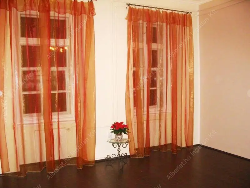 Kiadó albérlet 220000 Ft/hó áron: Budapest, V. kerület  Reáltanoda utca. Mérete: 40 nm, 1 szobás | Alberlet.hu - 6626582