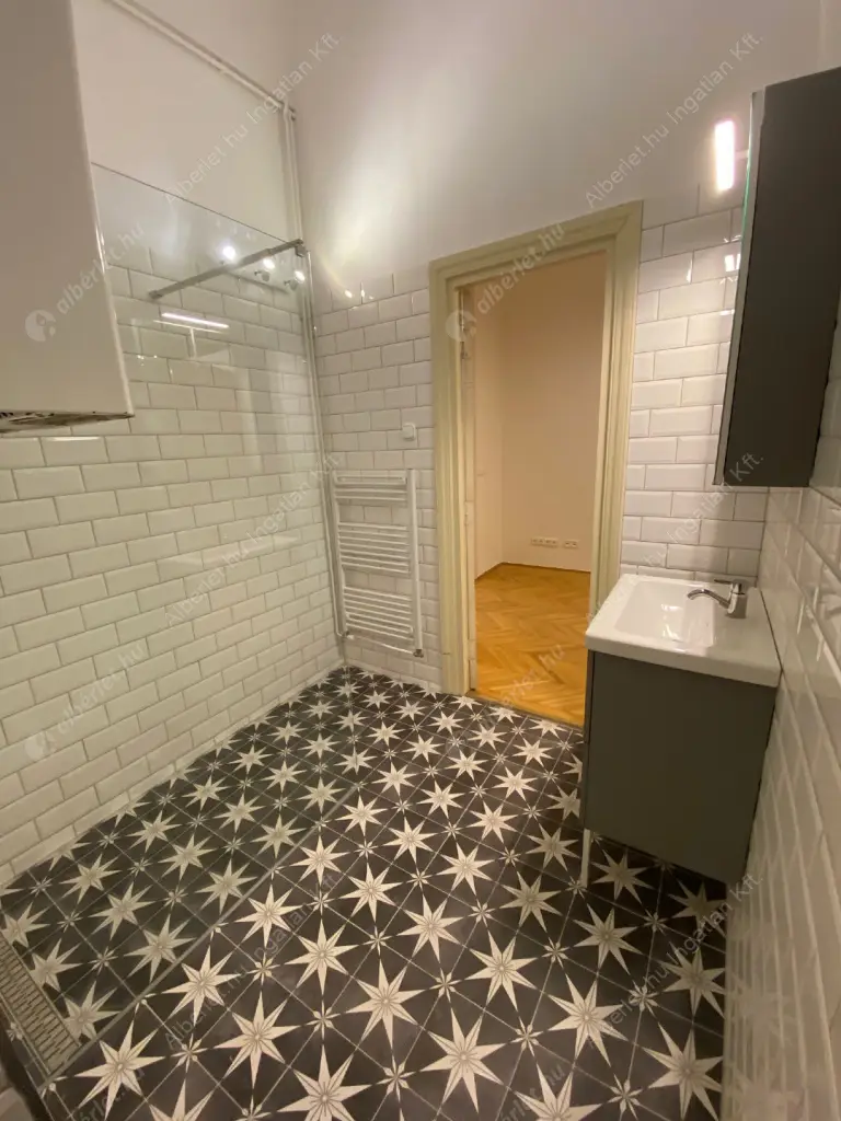 Kiadó albérlet 300000 Ft/hó áron: Budapest, V. kerület  Reáltanoda utca. Mérete: 63 nm, 2 szobás | Alberlet.hu - 6622283