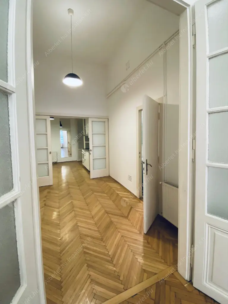 Kiadó albérlet 300000 Ft/hó áron: Budapest, V. kerület  Reáltanoda utca. Mérete: 63 nm, 2 szobás | Alberlet.hu - 6622287