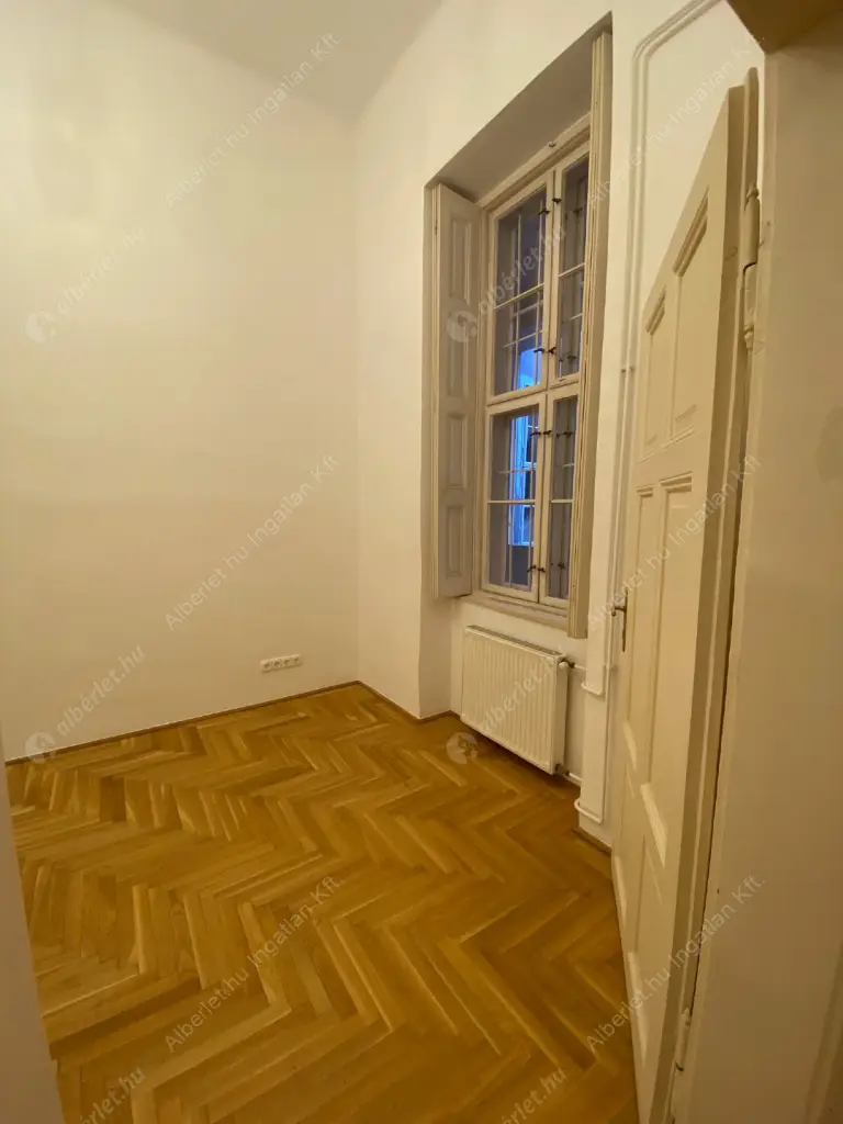 Kiadó albérlet 300000 Ft/hó áron: Budapest, V. kerület  Reáltanoda utca. Mérete: 63 nm, 2 szobás | Alberlet.hu - 6622288
