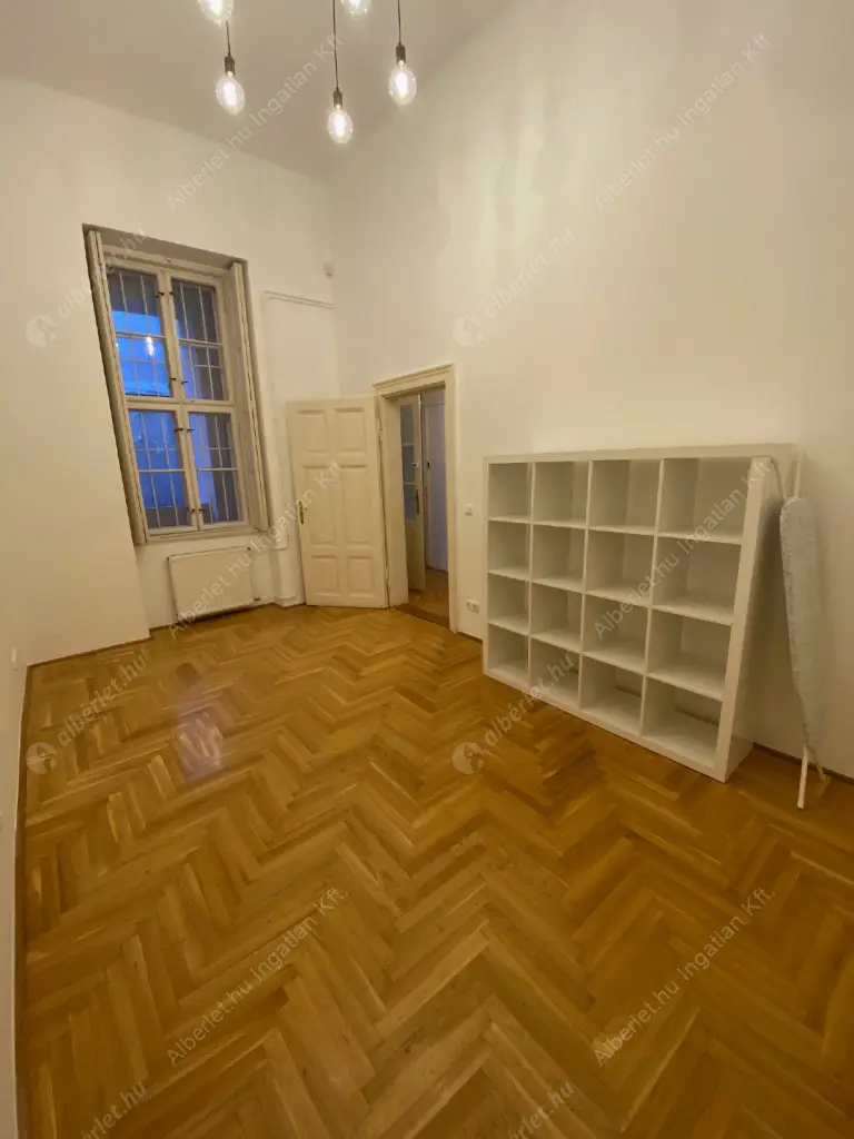 Kiadó albérlet 300000 Ft/hó áron: Budapest, V. kerület  Reáltanoda utca. Mérete: 63 nm, 2 szobás | Alberlet.hu - 6622291