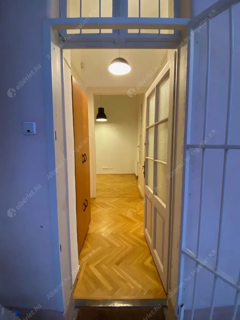 Kiadó albérlet 300000 Ft/hó áron: Budapest, V. kerület  Reáltanoda utca. Mérete: 63 nm, 2 szobás | Alberlet.hu - 6622292