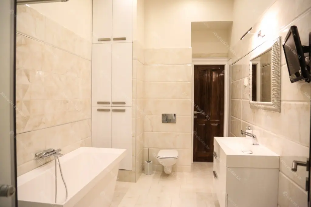 Kiadó albérlet 970000 Ft/hó áron: Budapest, V. kerület  Régi posta utca. Mérete: 170 nm, 3 szobás | Alberlet.hu - 6686992