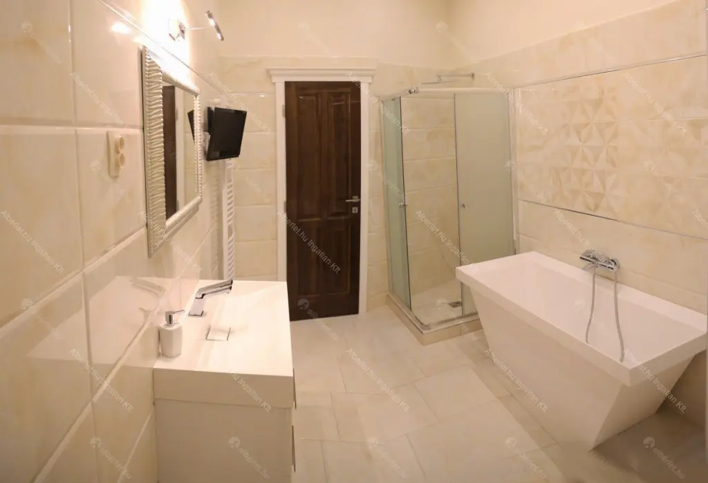 Kiadó albérlet 970000 Ft/hó áron: Budapest, V. kerület  Régi posta utca. Mérete: 170 nm, 3 szobás | Alberlet.hu - 6686995