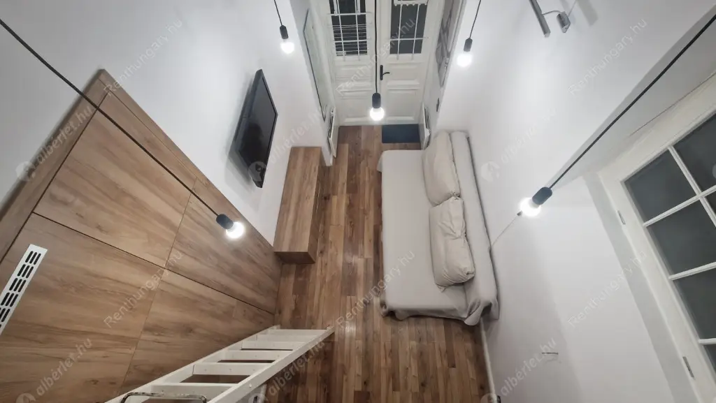 Kiadó albérlet 200000 Ft/hó áron: Budapest, V. kerület  Semmelweis utca. Mérete: 18 nm, 1 szobás | Alberlet.hu - 6511811