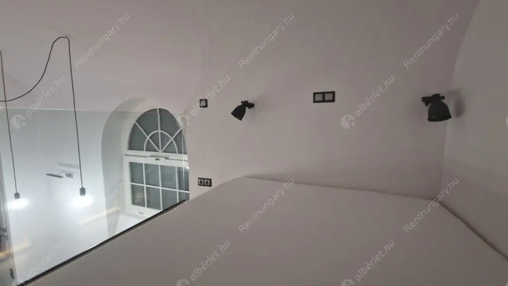 Kiadó albérlet 200000 Ft/hó áron: Budapest, V. kerület  Semmelweis utca. Mérete: 18 nm, 1 szobás | Alberlet.hu - 6511814