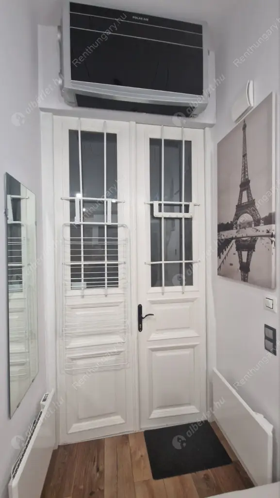 Kiadó albérlet 200000 Ft/hó áron: Budapest, V. kerület  Semmelweis utca. Mérete: 18 nm, 1 szobás | Alberlet.hu - 6511816