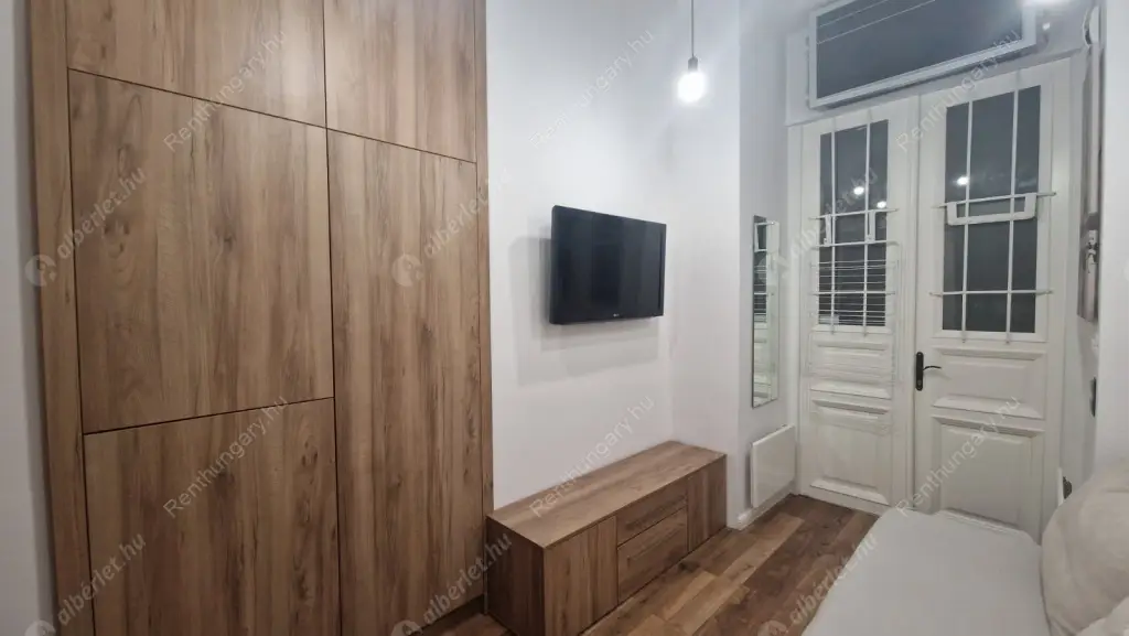 Kiadó albérlet 200000 Ft/hó áron: Budapest, V. kerület  Semmelweis utca. Mérete: 18 nm, 1 szobás | Alberlet.hu - 6511817