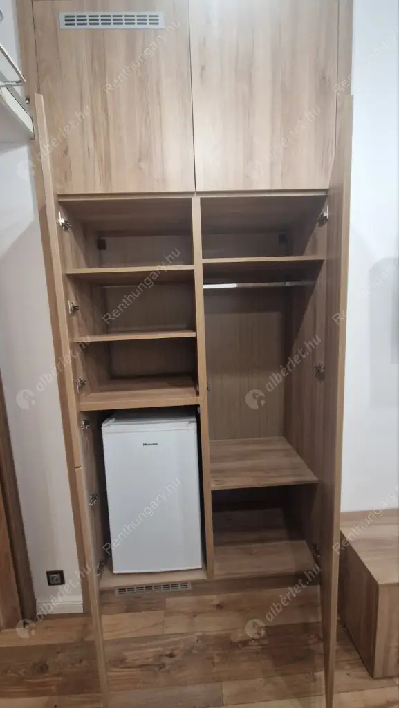 Kiadó albérlet 200000 Ft/hó áron: Budapest, V. kerület  Semmelweis utca. Mérete: 18 nm, 1 szobás | Alberlet.hu - 6511819