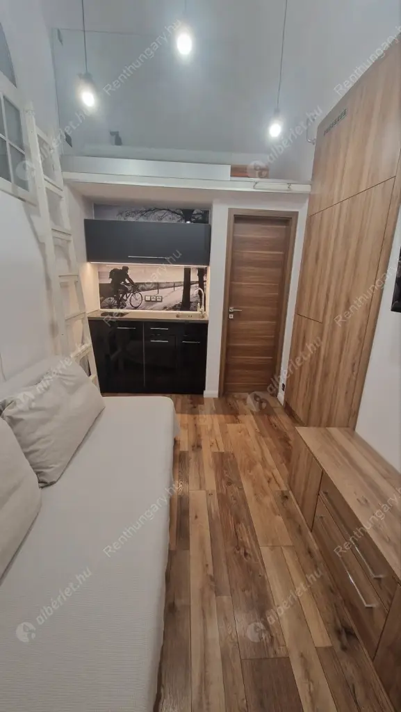 Kiadó albérlet 200000 Ft/hó áron: Budapest, V. kerület  Semmelweis utca. Mérete: 18 nm, 1 szobás | Alberlet.hu - 6511820
