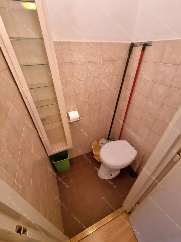 Kiadó albérlet 279000 Ft/hó áron: Budapest, V. kerület  Semmelweis utca. Mérete: 60 nm, 3 szobás | Alberlet.hu - 6692029