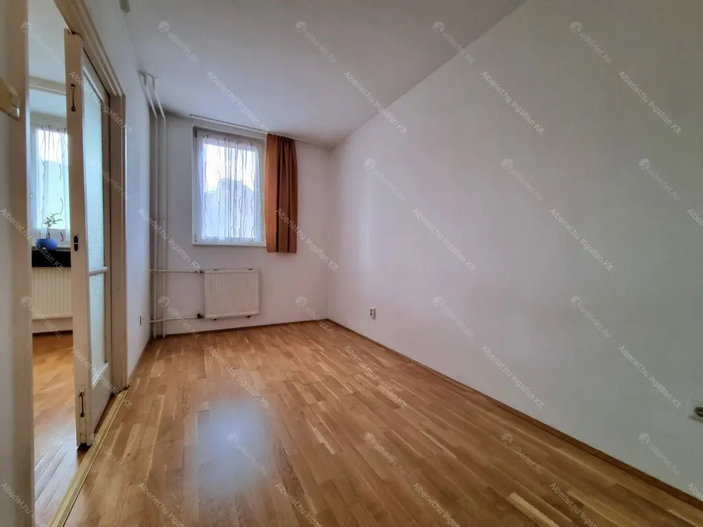 Kiadó albérlet 279000 Ft/hó áron: Budapest, V. kerület  Semmelweis utca. Mérete: 60 nm, 3 szobás | Alberlet.hu - 6692033