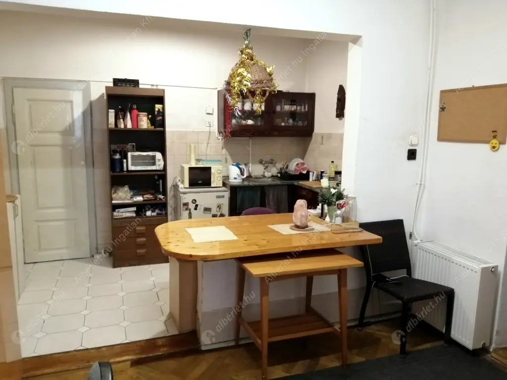 Kiadó albérlet 350000 Ft/hó áron: Budapest, V. kerület  Semmelweis utca. Mérete: 74 nm, 2 szobás | Alberlet.hu - 6558837