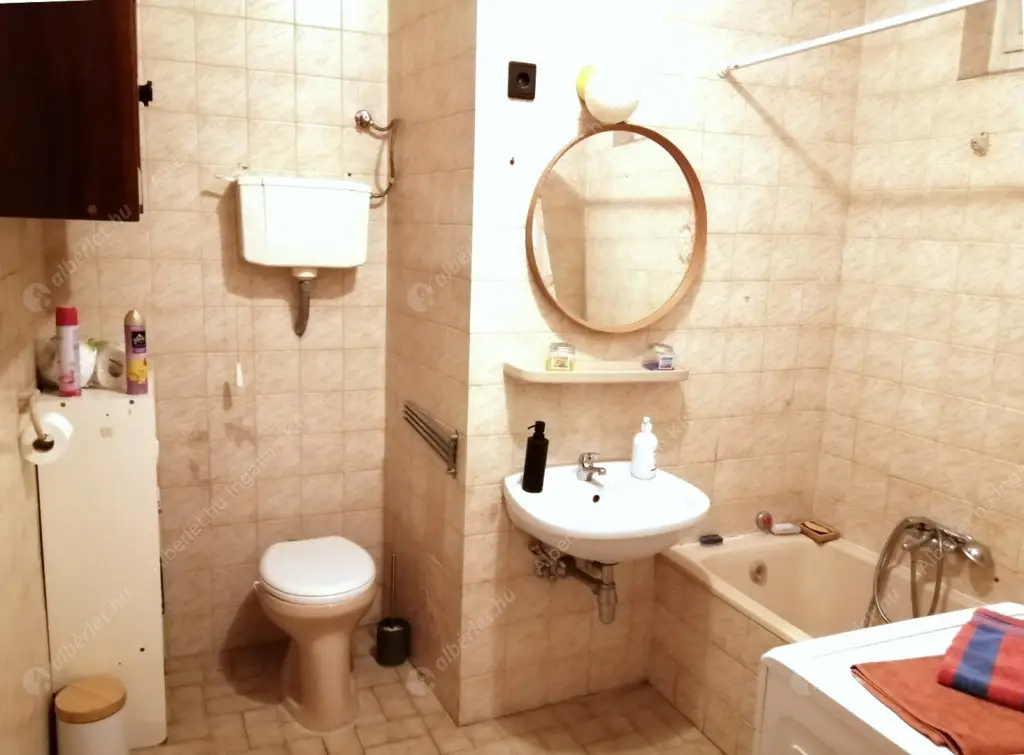 Kiadó albérlet 350000 Ft/hó áron: Budapest, V. kerület  Semmelweis utca. Mérete: 74 nm, 2 szobás | Alberlet.hu - 6558838